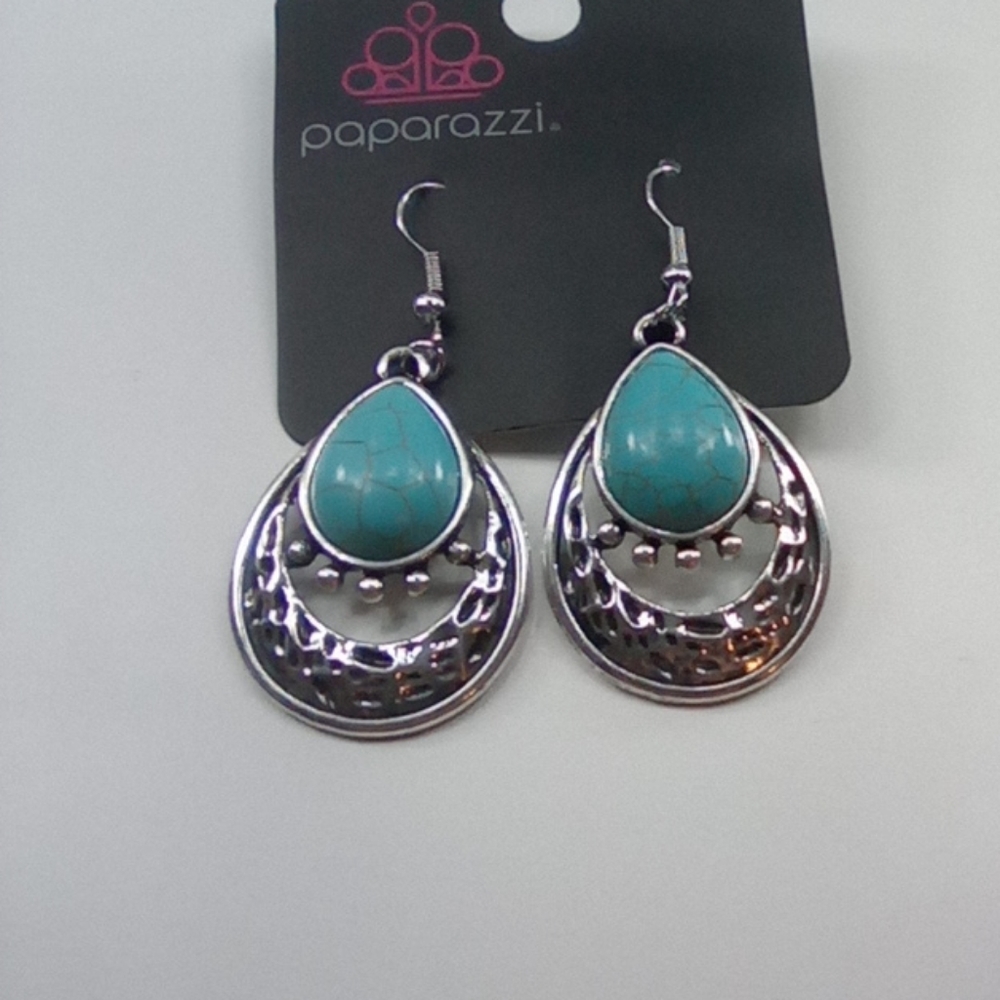 I am selling earrings